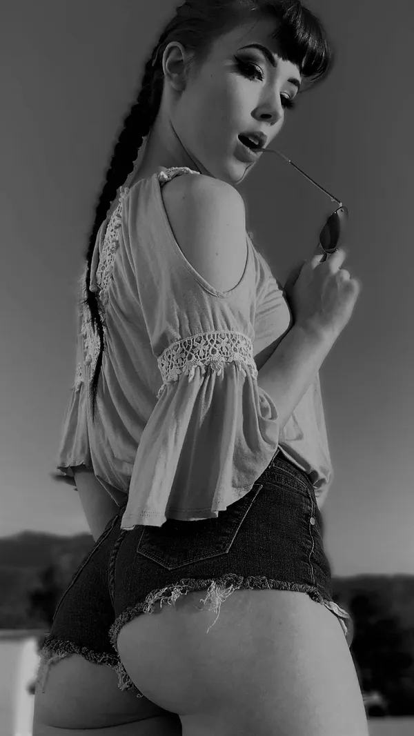 Jasmine Callipygian's photo 9