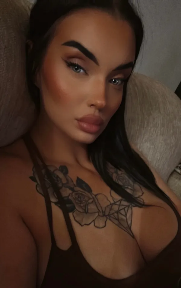 Jennifer Ariaa's photo 7