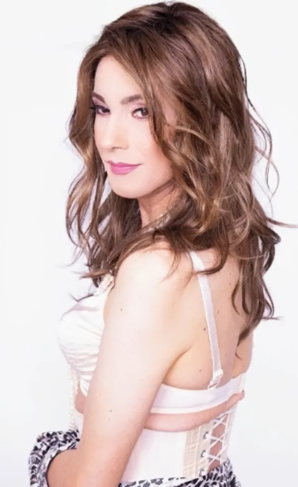 Jennifer Lunden's photo 3