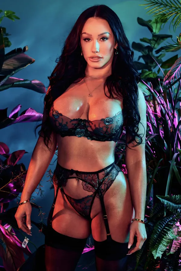 Jennifer White's photo 5