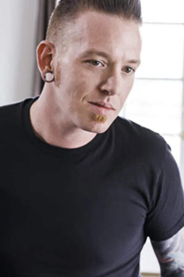 Johnny Goodluck's photo 9