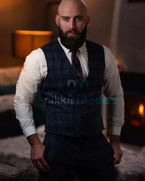 Jonny Oblong's BabeWiki Profile