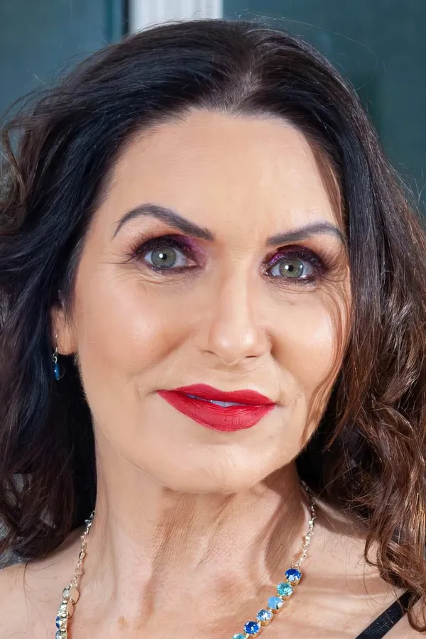 Josephine James's photo 4