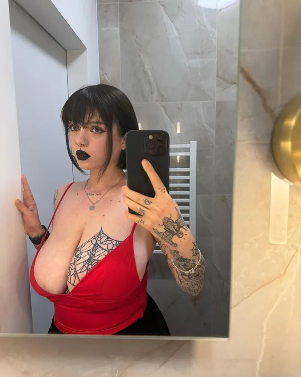 Julia Victoria's photo 9