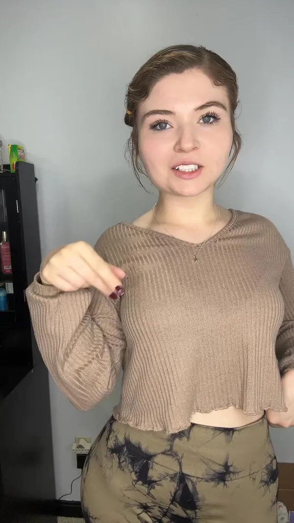 Katelyn Hess's BabeWiki Profile