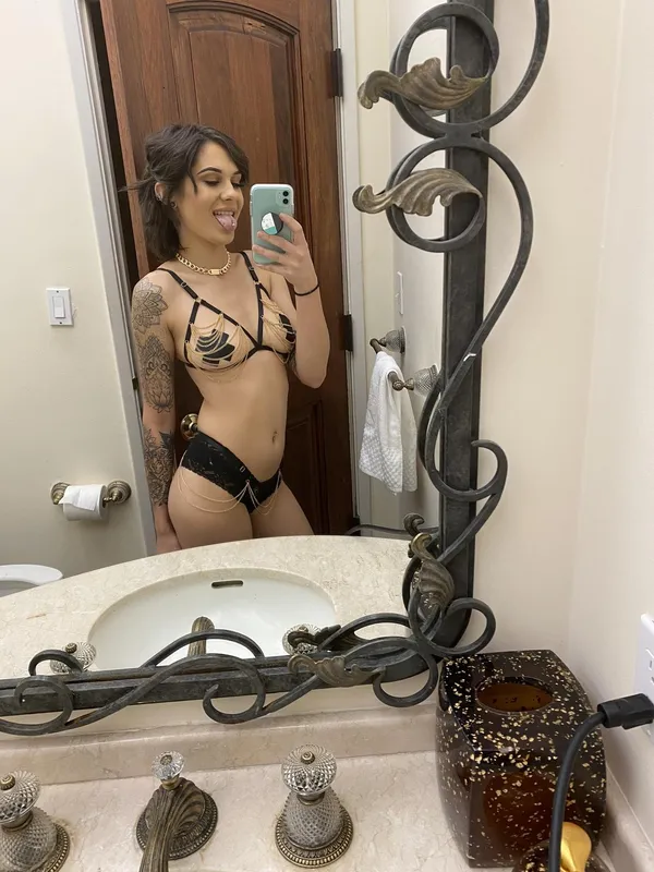 Katelynn James's photo 3