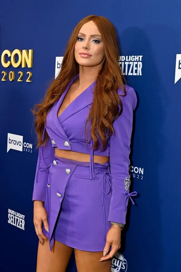 Kathryn Dennis's photo 3