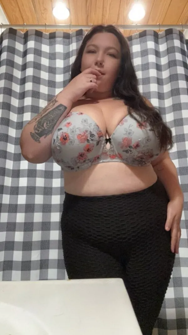 Katiebaaby18's photo 10