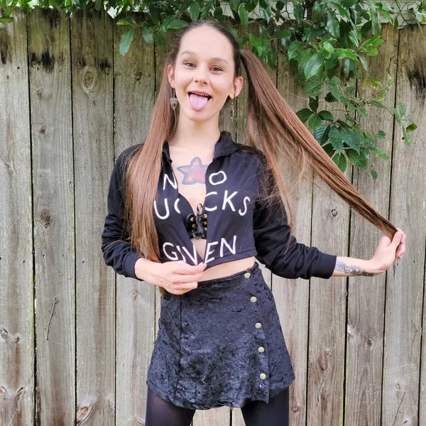 Katy Faery's photo 7