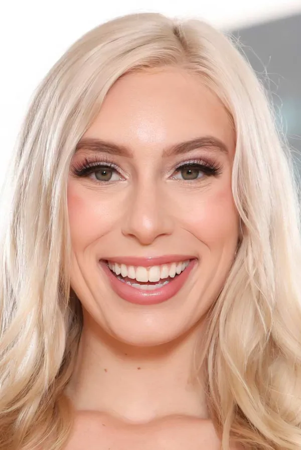 Kay Lovely's photo 7