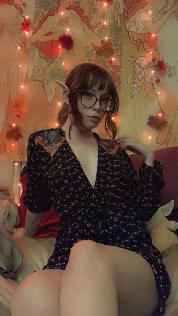 Kelly Bells's BabeWiki Profile