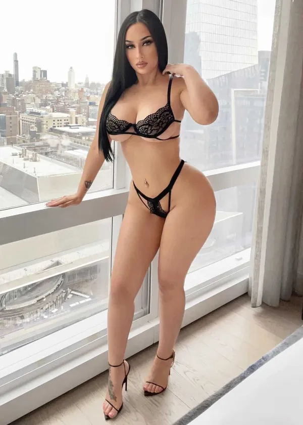 Kelsey B's BabeWiki Profile