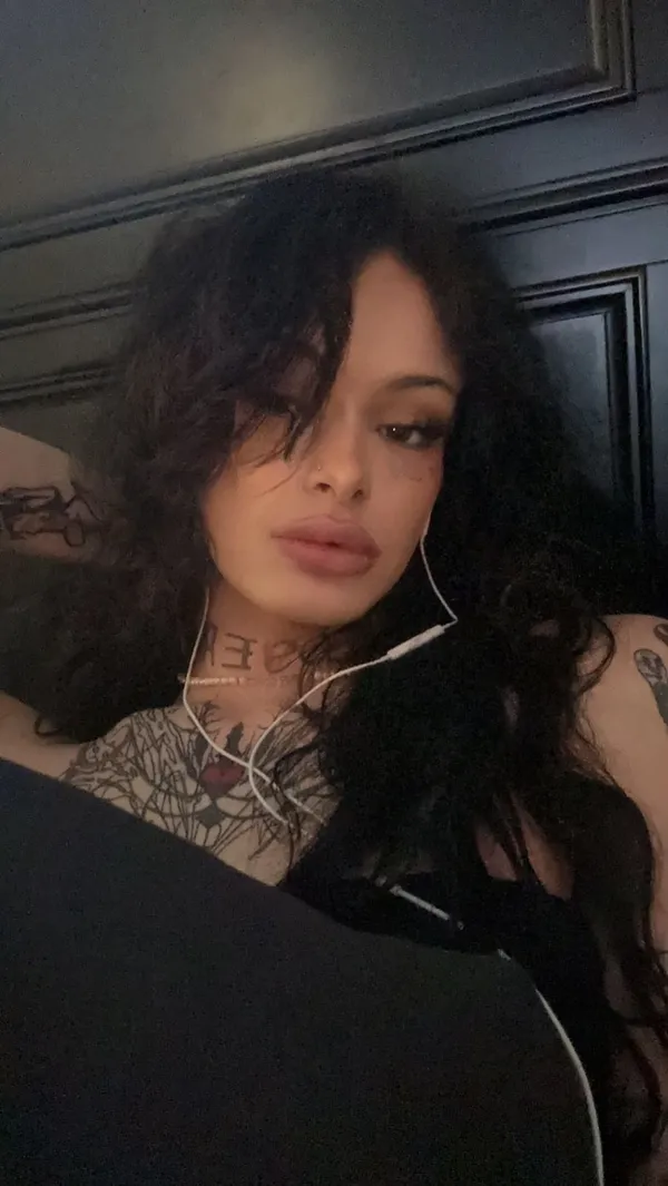 kendalluvxx's BabeWiki Profile