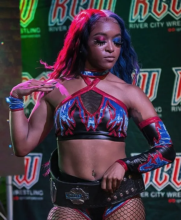 Kiera Hogan's photo 5