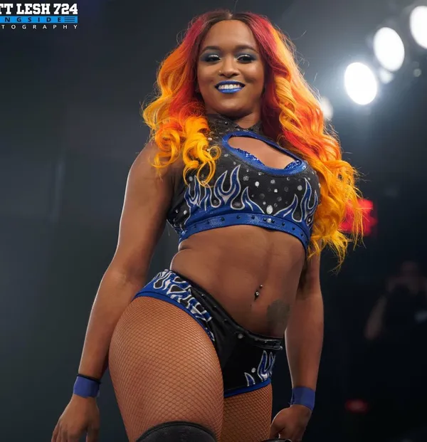 Kiera Hogan's photo 6
