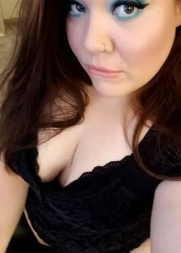 Kiki PlumpAss's BabeWiki Profile