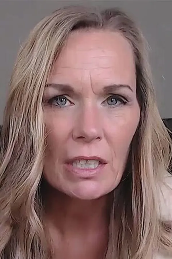 Kimi The Milf Mommy's photo 4