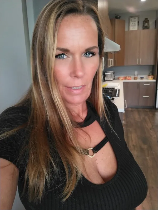 Kimi The Milf Mommy's BabeWiki Profile