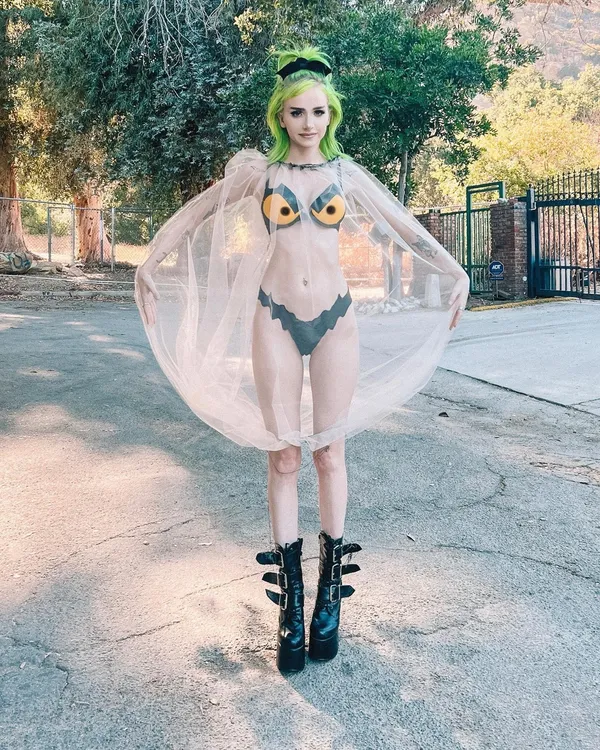 Kirsten Kaye's photo 8