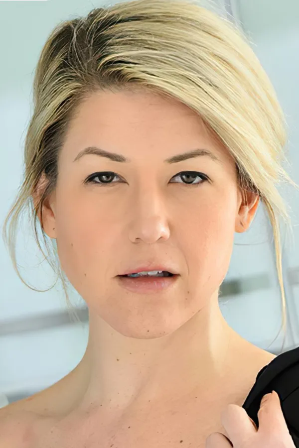 Kit Mercer's BabeWiki Profile