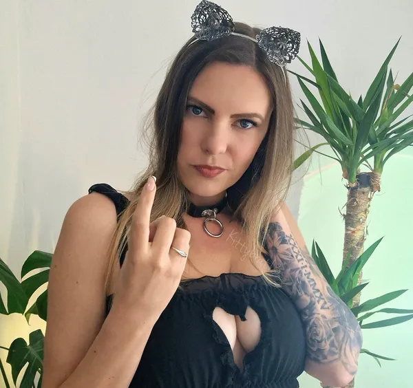 Kitty Brat's photo 7