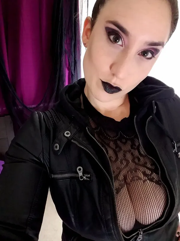 Kitty LeRoux's photo 9