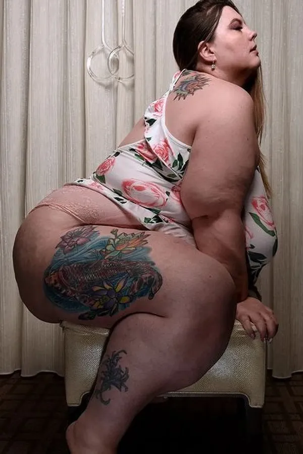 Krissy Kurves's photo 4