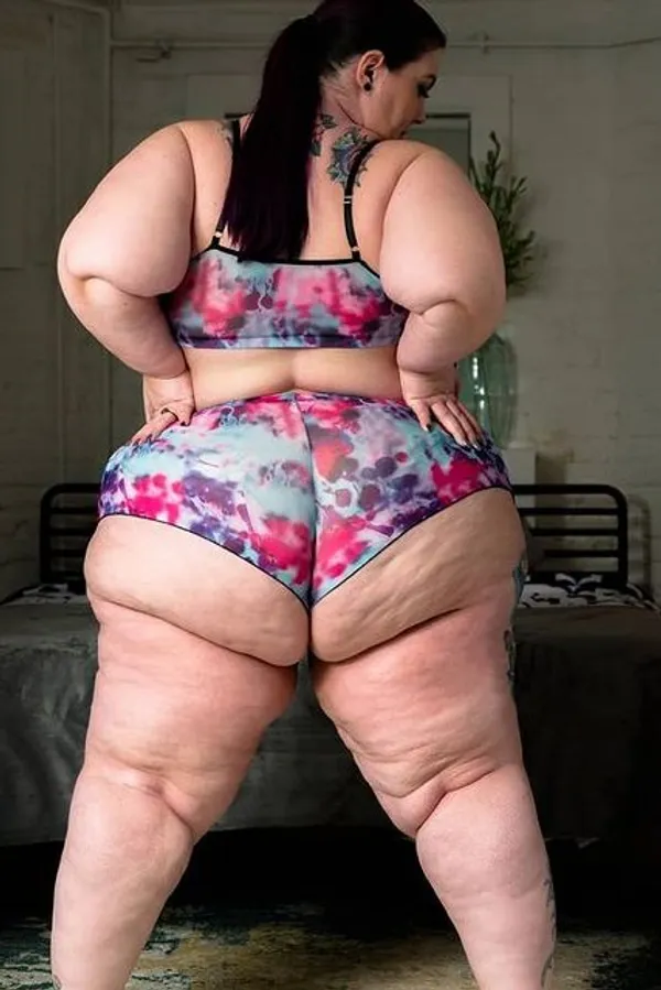 Krissy Kurves's photo 8