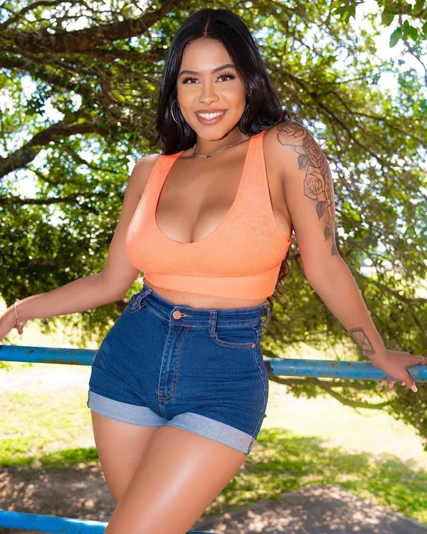 L'sie's BabeWiki Profile