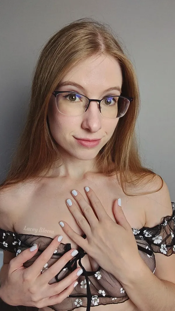 Lacey Bloom's photo 4