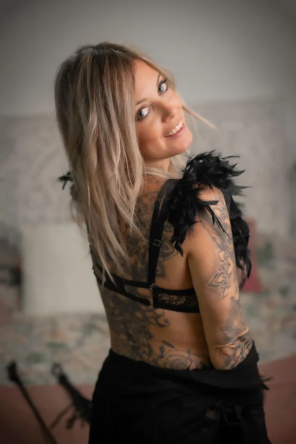 Lady Blondie's photo 2