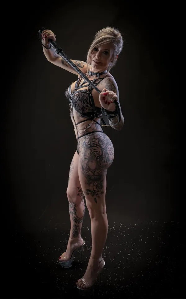 Lady Blondie's BabeWiki Profile