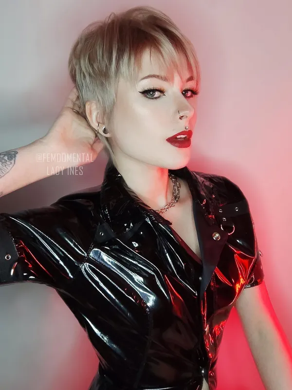 Lady Ines's BabeWiki Profile