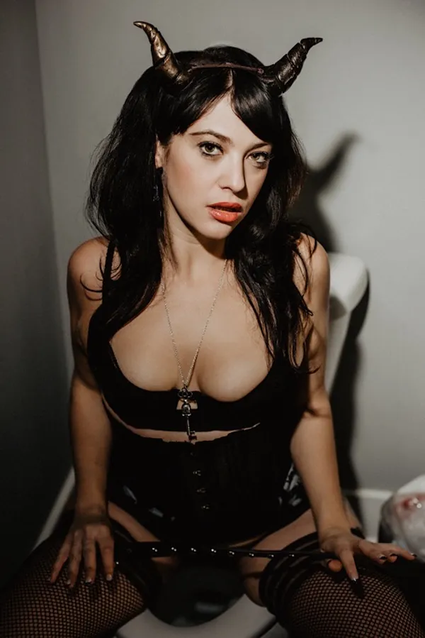 Lady Lila Stern's photo 7