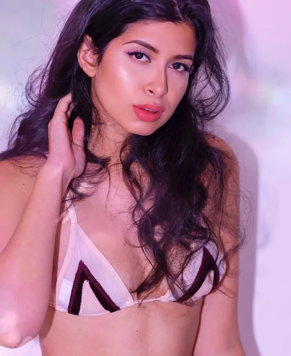 Lainie Love's photo 6