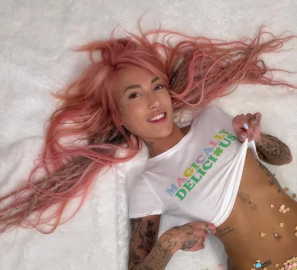 Lana_Del_Bae's BabeWiki Profile