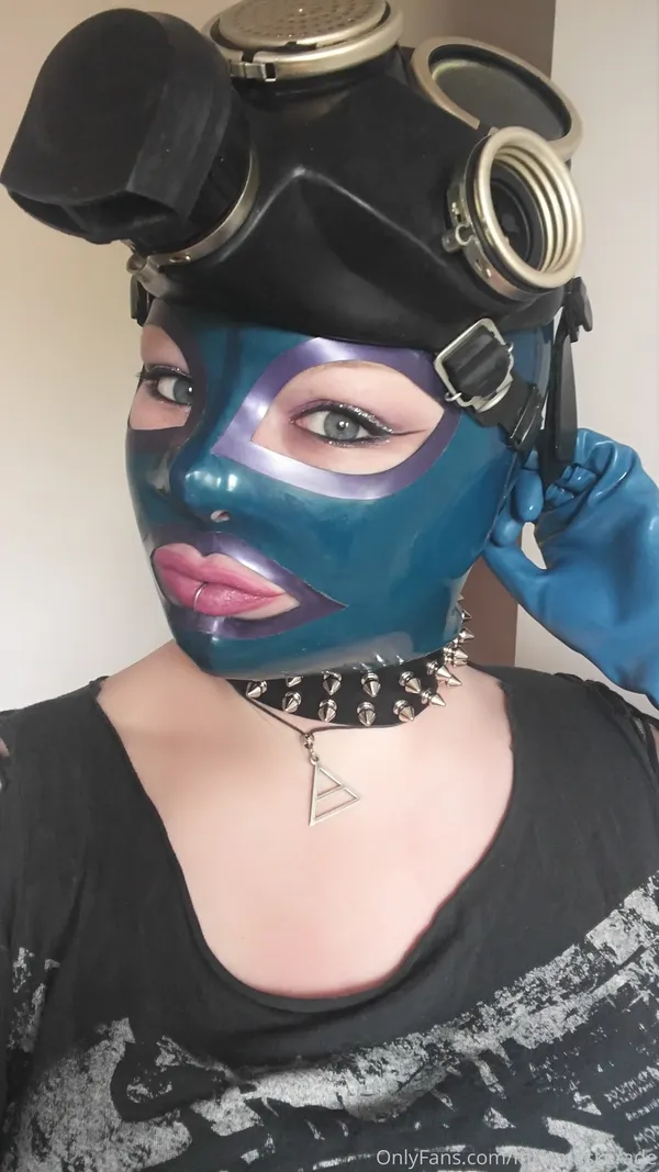 Lara Desmond's photo 3