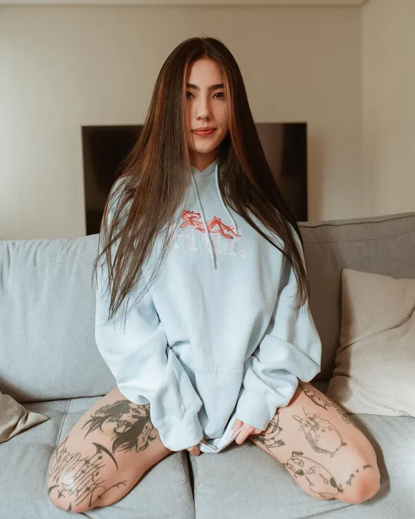 Larissa Mayumi's BabeWiki Profile