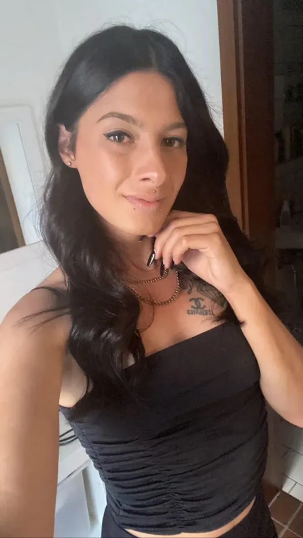 Larissa TS's BabeWiki Profile