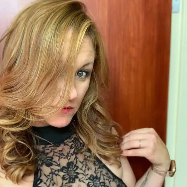 Laura Mullor's BabeWiki Profile