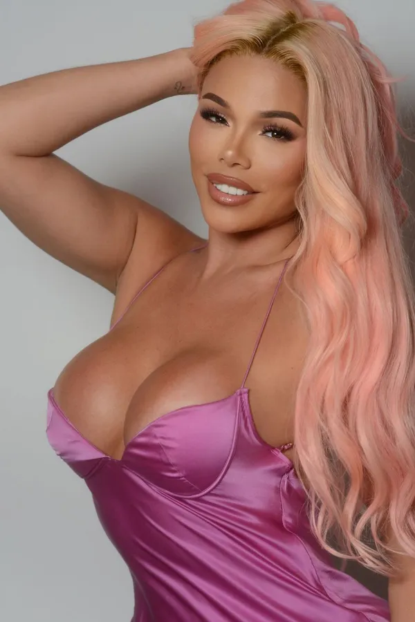 Lauren Cox's photo 10