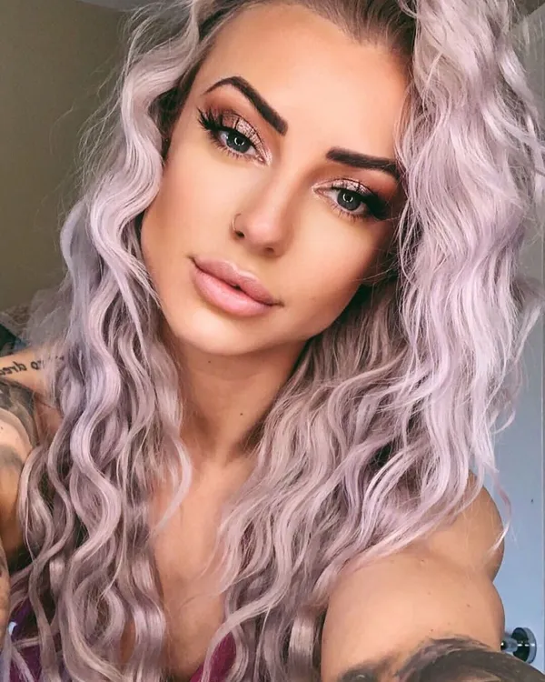 Lauren Kenealy's photo 7