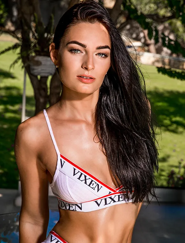 Leanne Lace's photo 4