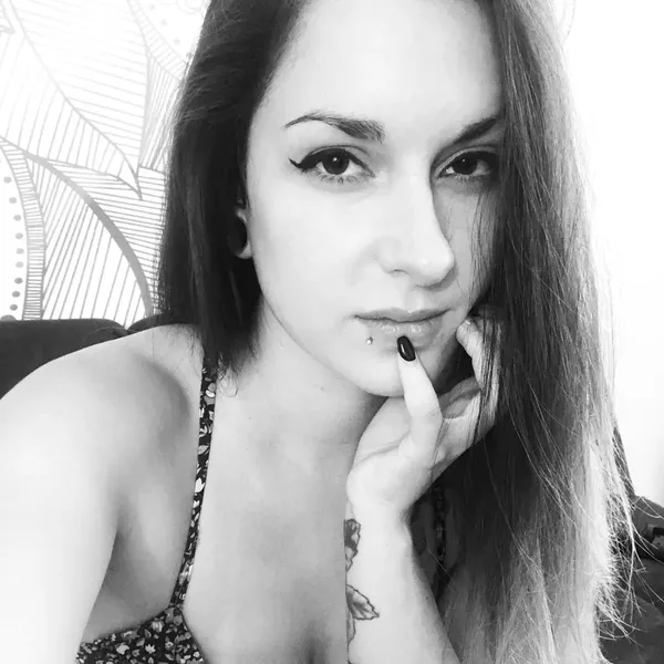 Leena Mae's BabeWiki Profile