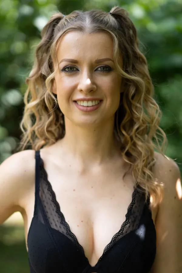 Lenka Sosh's BabeWiki Profile