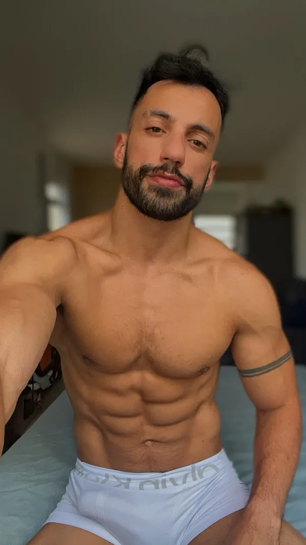 Leo Saquetto's BabeWiki Profile