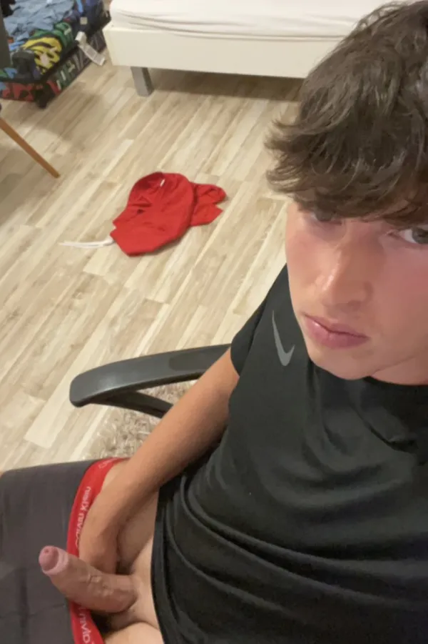 leon_twink's BabeWiki Profile