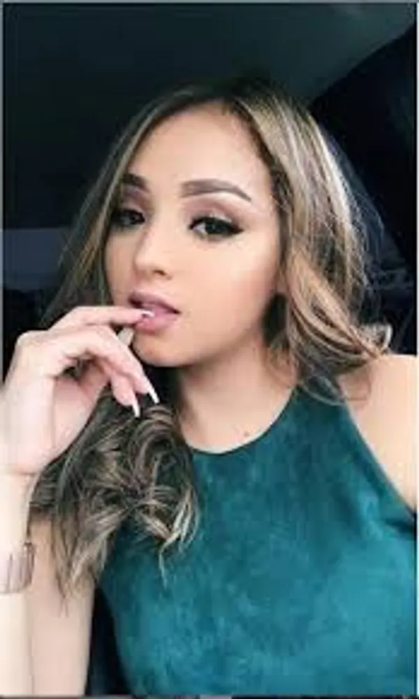 Lexi Anne Garza's photo 9