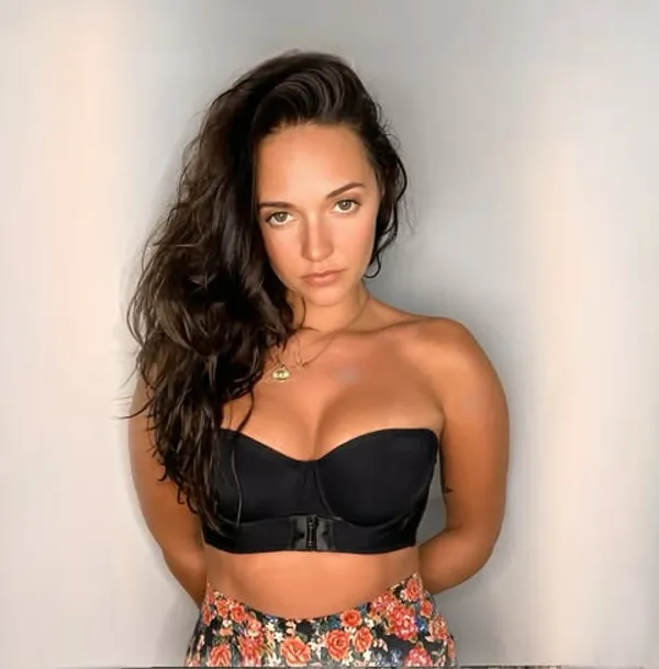 Lexie More's photo 3