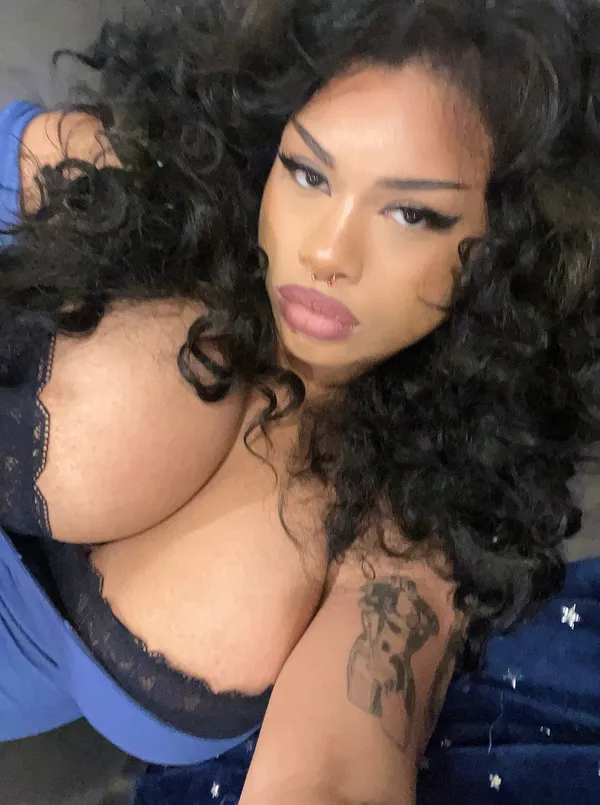 Lia Bluemoon's photo 5